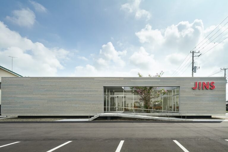 JINS Kumagaya Koizuka Store // TYRANT Inc.