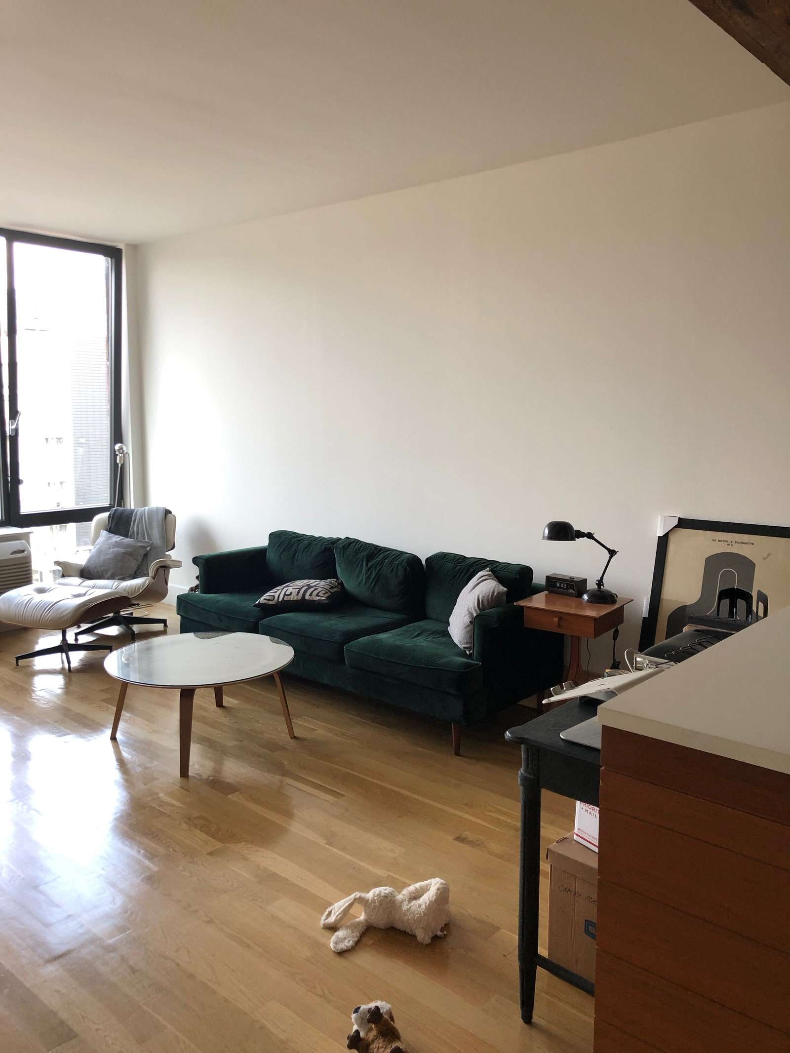 قبل أن تكون مساحة المعيشة في الصندوق الأبيض تحديًا وإلهامًا لمولي. عندما تبحث عن تجهيز إيجار ...