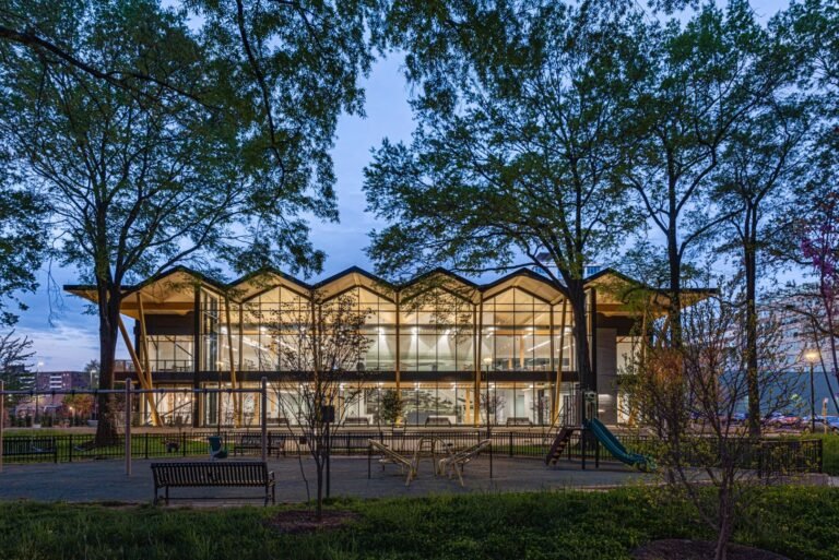 © StructureCraft و Perkins و Will