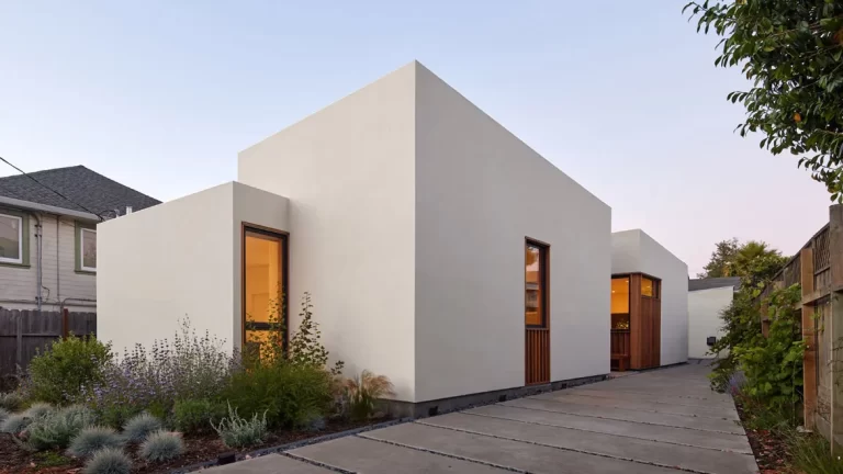 Seventh Street Residence by Sidell Pakravan Architects