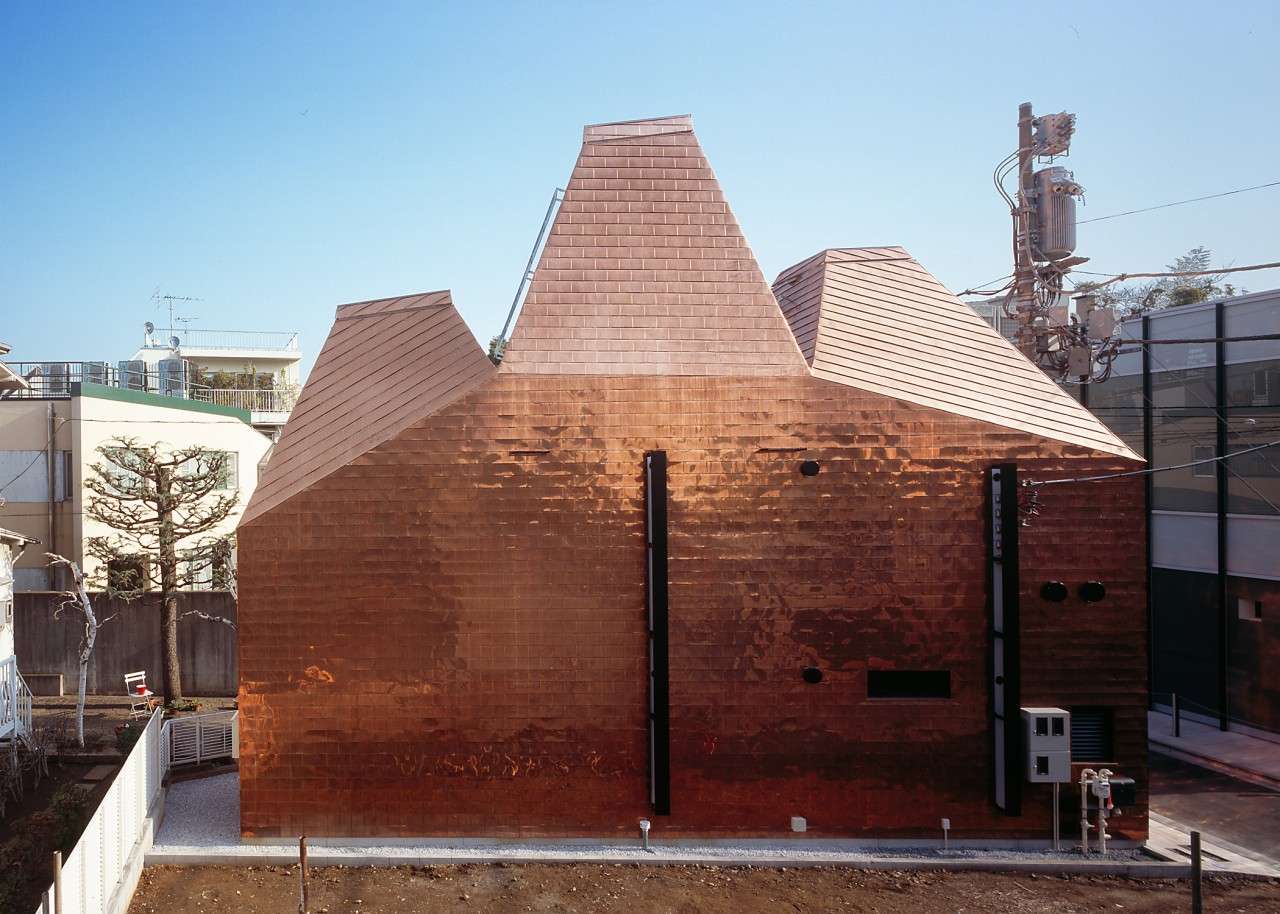 تجارة جديرة بالثناء: 5 مباني تجارية منحوتة تم التقاطها في المخطط والقسم والارتفاع