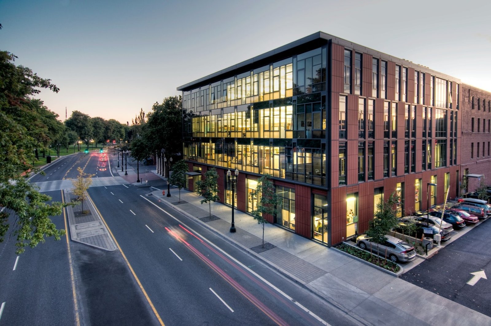 يعيد خبراء الطين هؤلاء تعريف الاحتمالات المعمارية لمادة قديمة