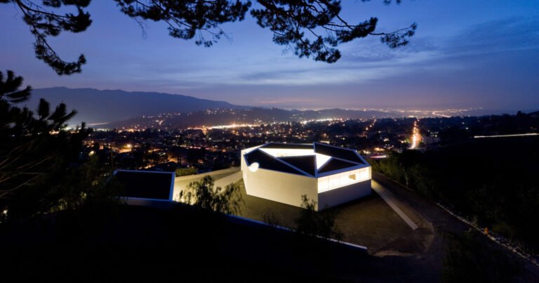 Lights Out: Los Angeles Architecture Photographed at Night