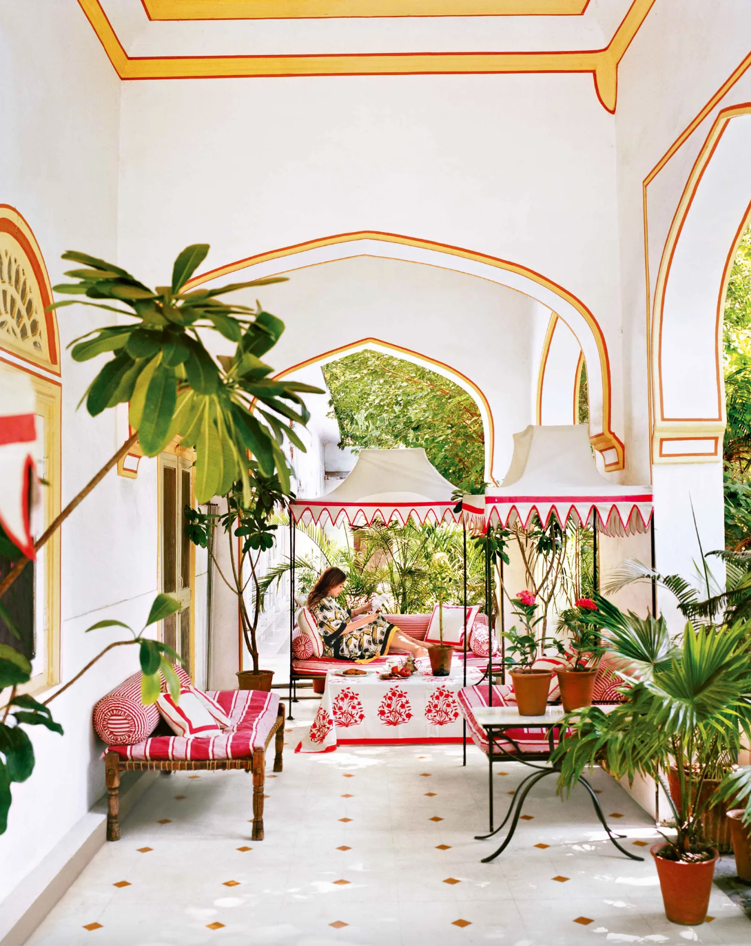 Color greenery and flirty pattern make this outdoor oasis an ideal setting for a dopamine fiend.