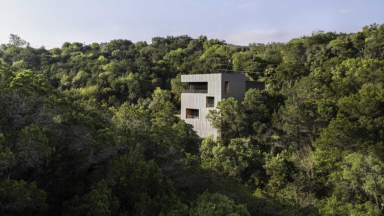 Falcon Ledge Residence by Alterstudio Architecture