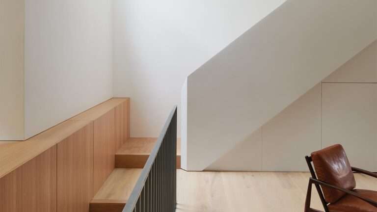 L / AND / A يملأ Fixer-Upper Townhouse في بروكلين بالضوء والهواء والتفاصيل الأنيقة