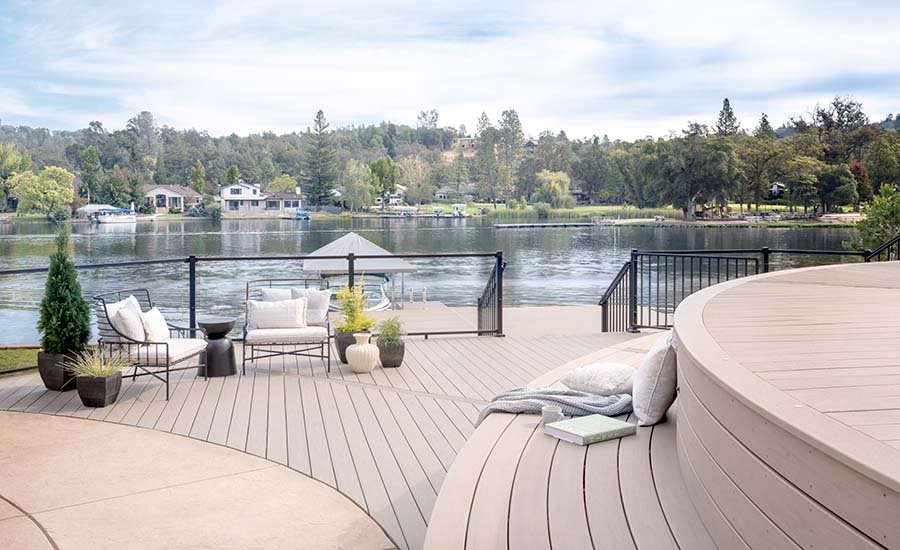 أربعة اتجاهات في الوقت المناسب لتجديد مساحة المعيشة في الهواء الطلق