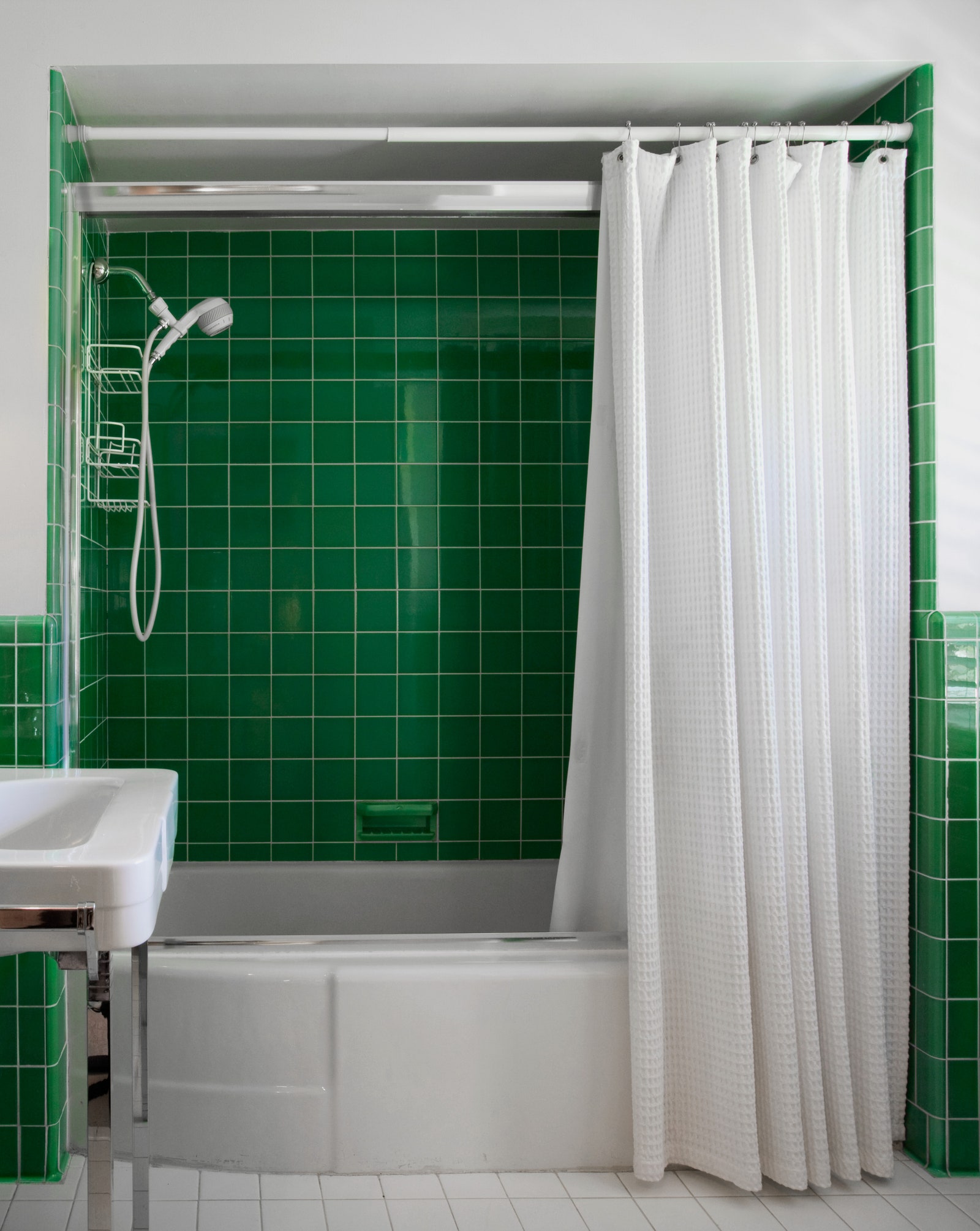 يمكن أن يستخدم الجص التنظيف الجيد بين الحين والآخر بغض النظر عن اللون.