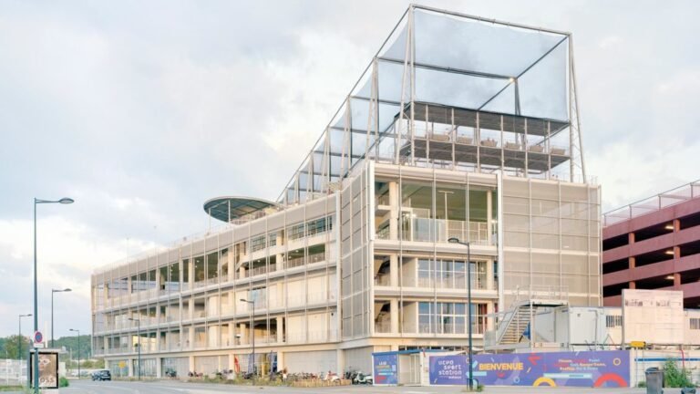 NP2F’s Multistory Sports Facility in Bordeaux Opens up to the Surrounding Cityscape