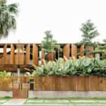 delicate timber shutters shade FGMF arquitetos’ ‘casa cumaru’ in são paolo