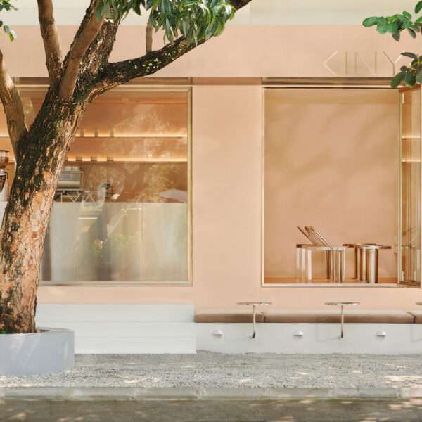 Kinya Coffee Shop / Studio Bomb