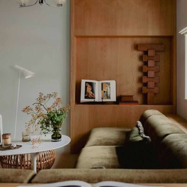 In London Bridge, a Young Design Duo Craft an Elegant Pied-à-Terre