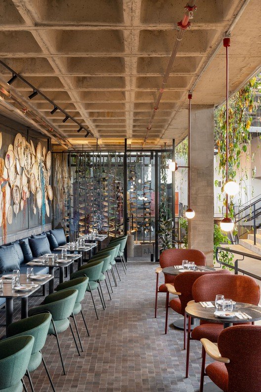 Glass Bar | CASACOR Minas 2024 / Balsa Arquitetura - Interior Photography, Dining room, Table, Chair