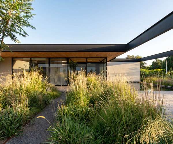 Cañuelas House / 3164.estudio + SDF Arquitectos  - Image 1 of 18