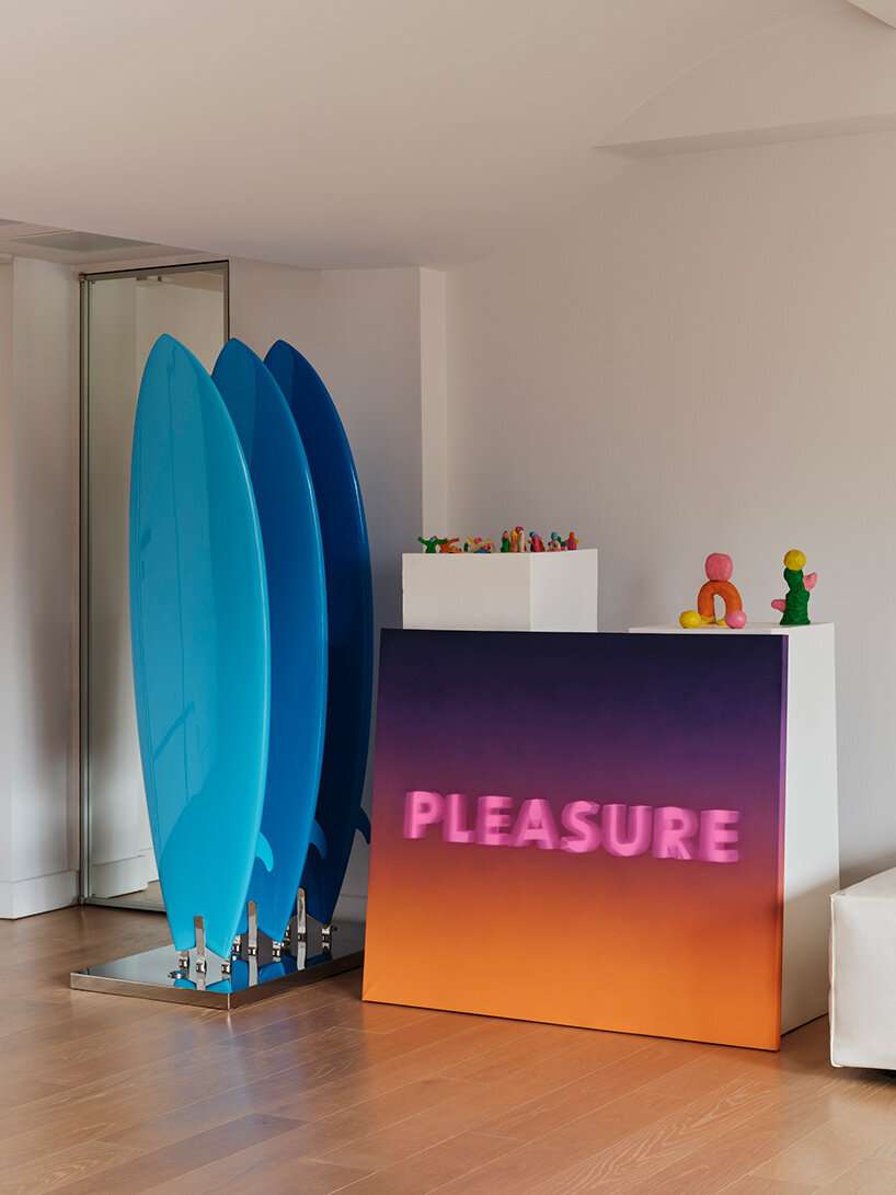 vibrant artworks by iacopo capone-doumas transform athens apartment into living gallery