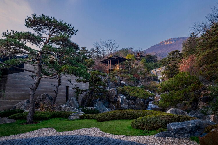 Beijing Xitan Hotel Landscape Design / Nikken Sekkei - Image 18 of 38