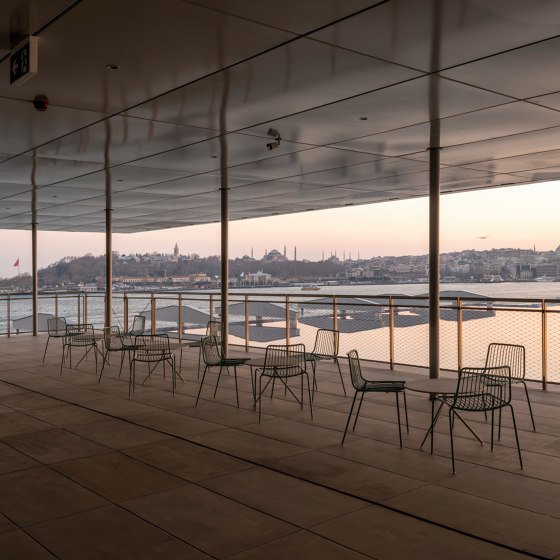 Weaving ties between furniture, architecture and the city: Pedrali in Istanbul | News | Architonic