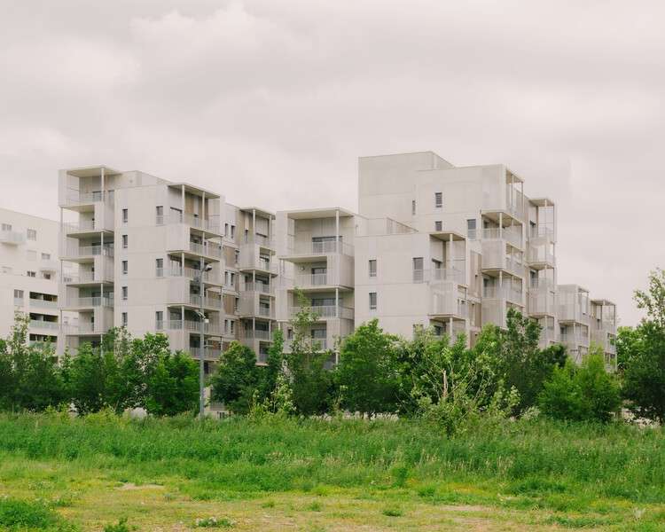 Parilly 116 Housing Units / Tectoniques + BBC & associés - Image 2 of 21