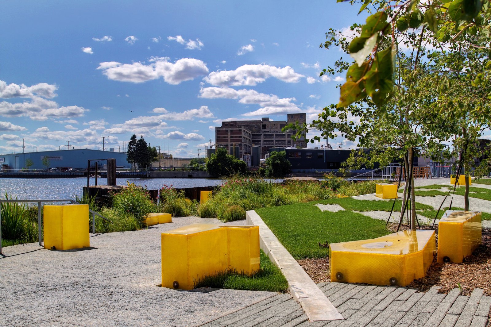 Erie Street Plaza_01-architizer