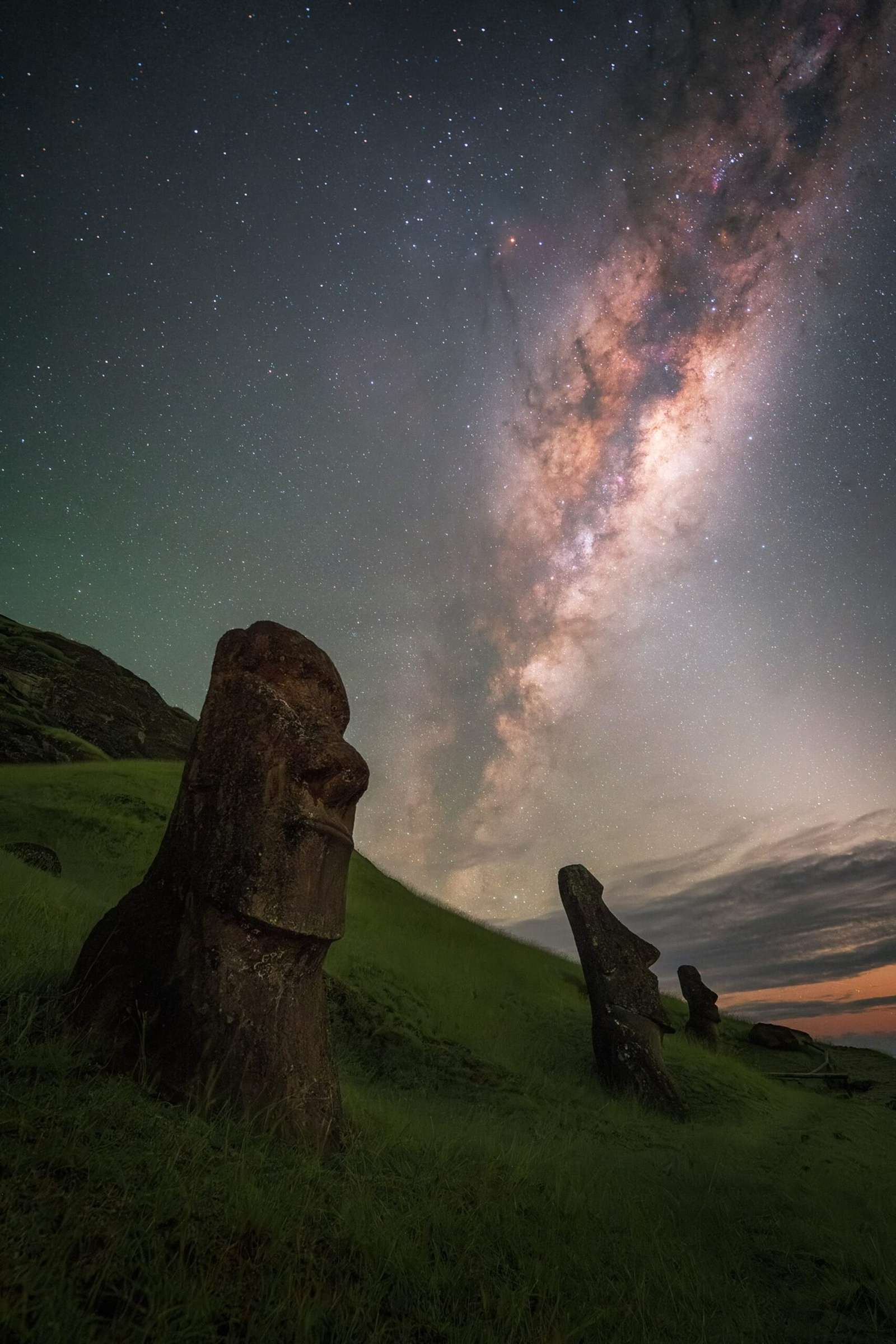 the milky way over easter island