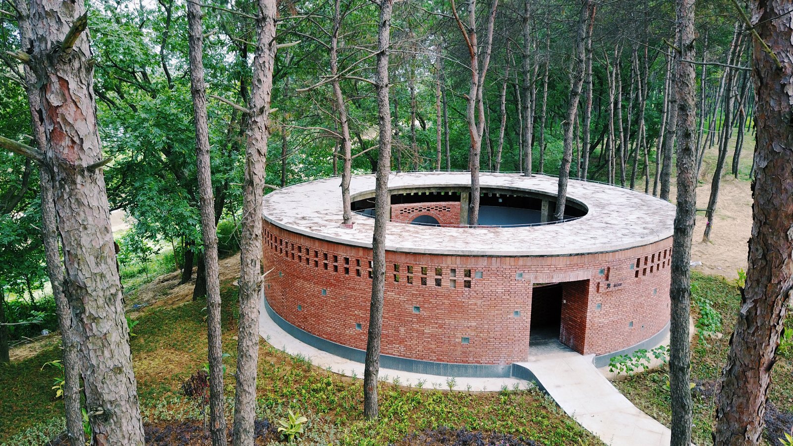 The Toilets among the Trees_01-architizer
