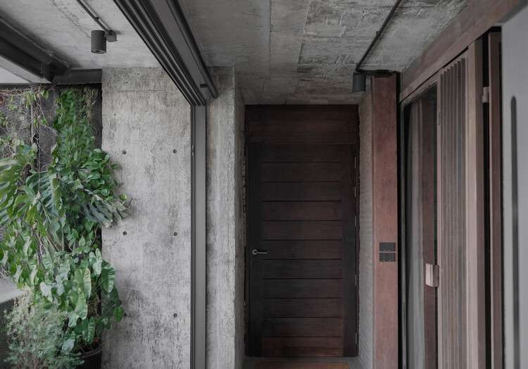 Sandwash Apartment / Architectkidd - Interior Photography, Wood, Concrete