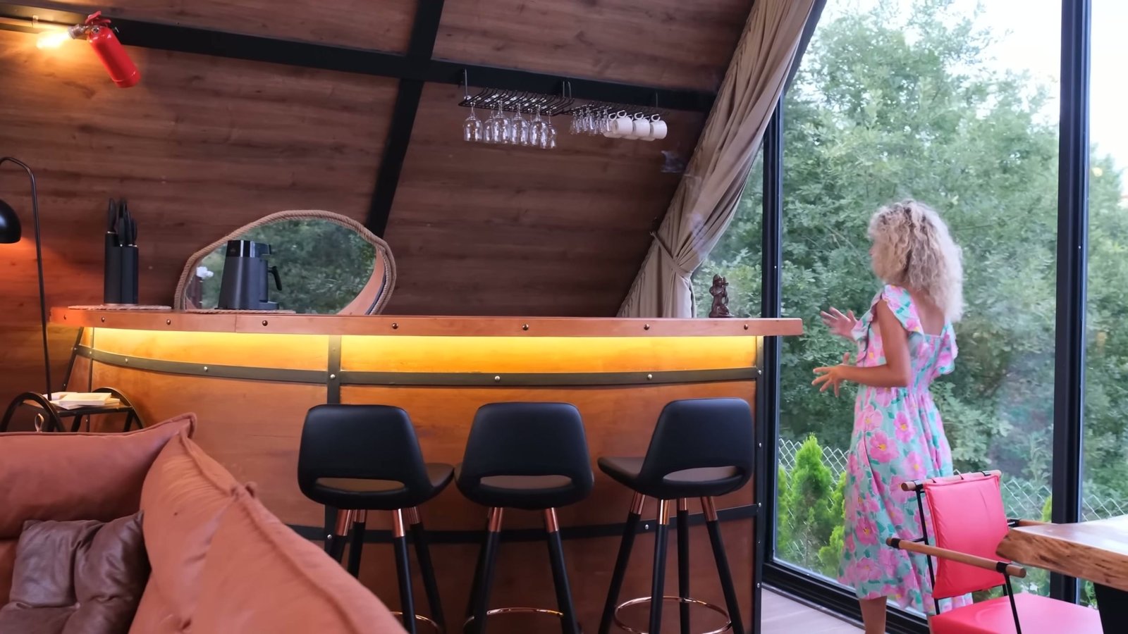 Step inside a serene Japanese-inspired vineyard house in Sapanca, Turkey. Surrounded by nature and designed for relaxation, this unique retreat features a heated pool, marble jacuzzi, sauna, and minimalist interiors, all set on a private one-acre plot. A hidden gem blending modern design with tranquil outdoor living.