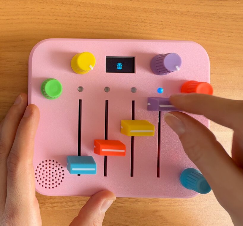 synthesizer toddlers electronic music