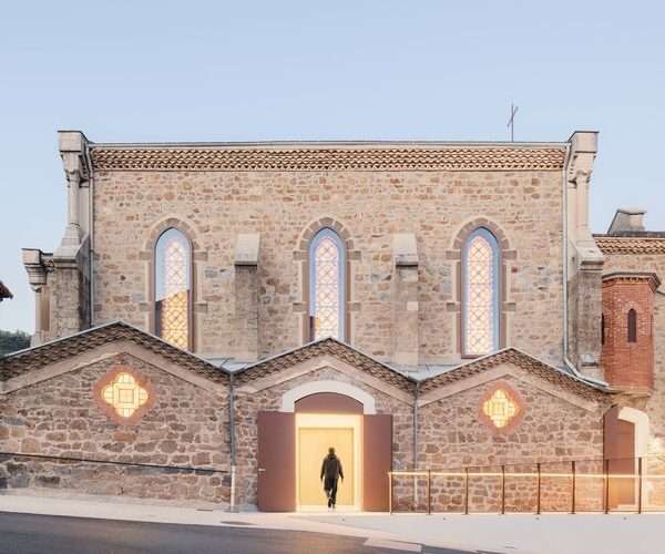 La Chapelle Renovation / PWA + AUMMA - Exterior Photography