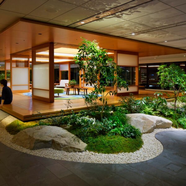 Beyond the Ceiling Grid: 7 Office Spaces That Boycott the “Big Light”
