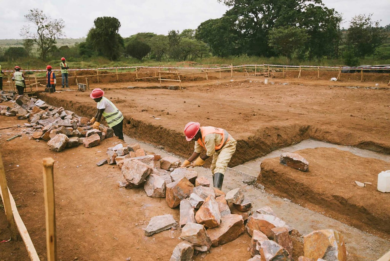 quartzite stone was quarried from within 10 miles of the site, with each stone placed in an interlocking pattern and mortared