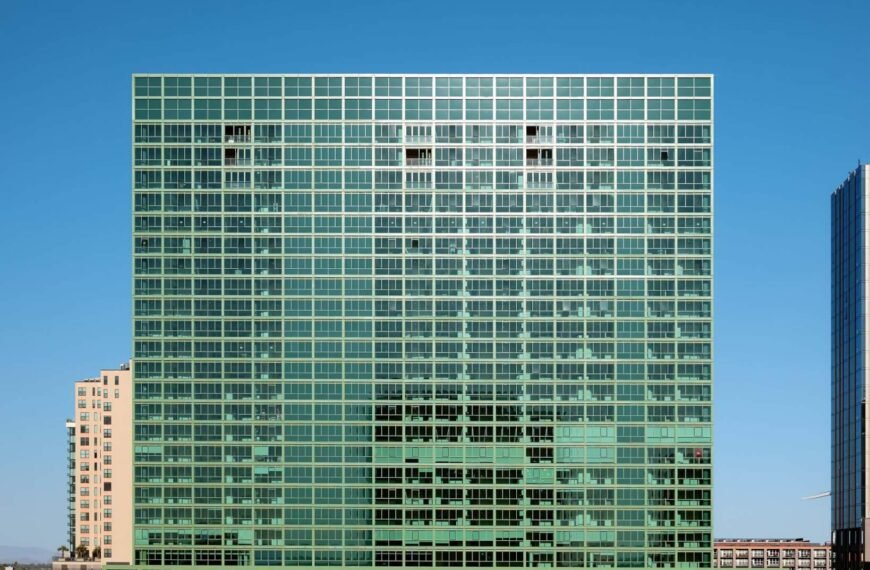 RAY Phoenix exterior facade