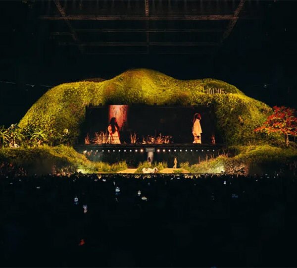 bad bunny set design