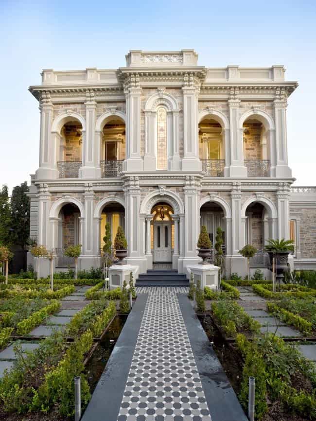 التصميم الكلاسيكي للقصر - The classic design of the palace