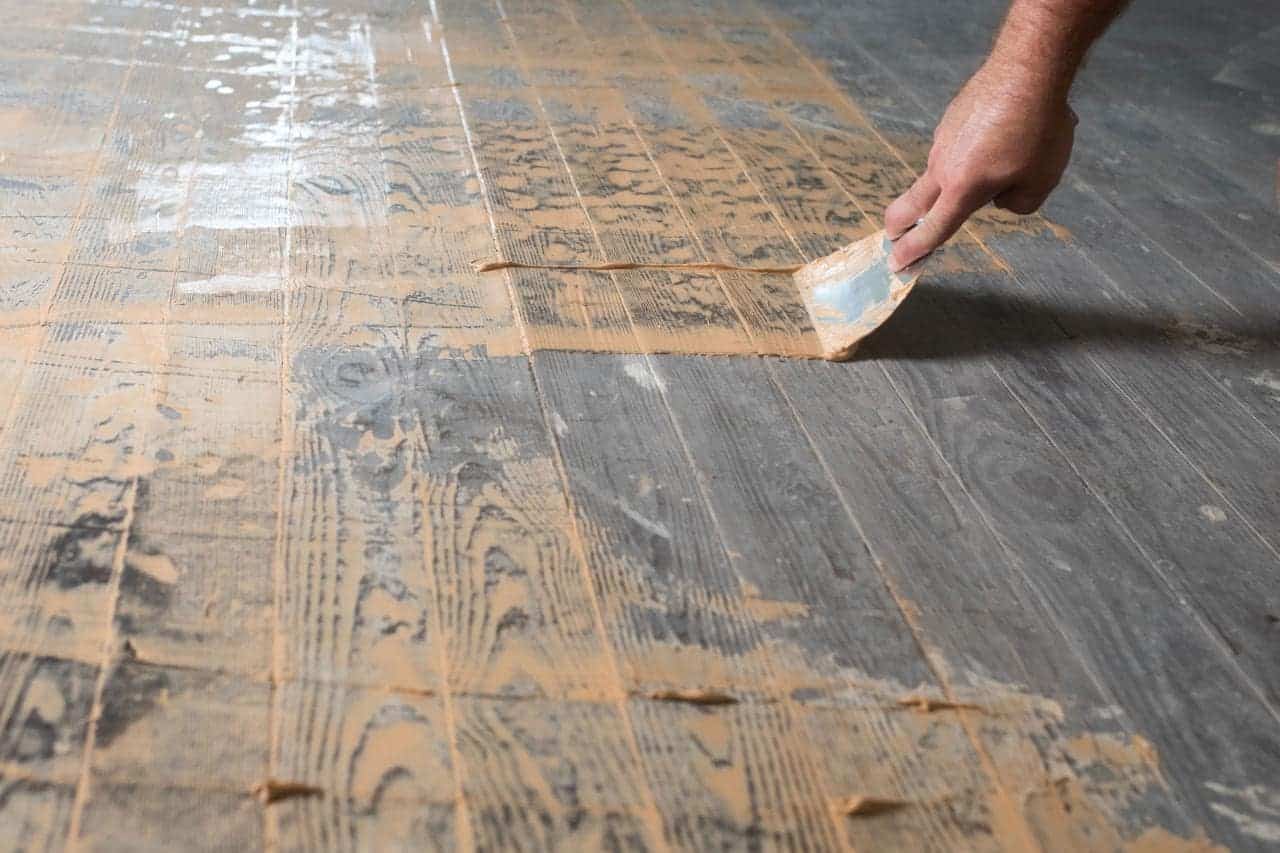 بعض المزايا والعيوب التي قد تقابلك عند استخدام الأرضيات الخشبية الصلبة