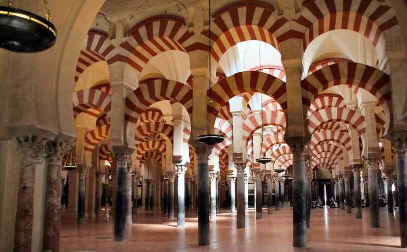 عشرة مساجد شاهدة على روعة العمارة الإسلامية