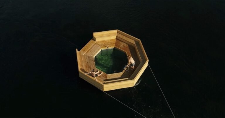 dyppezone is a transportable open-air bath for the harbor of copenhagen