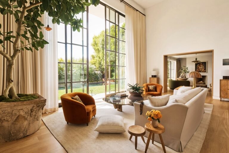 Contained in the Dashing Los Angeles Pad of Tinder Cofounder Sean Rad and his Spouse Lizzie Grover Rad