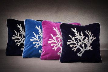 Piccole gioie Velvet Cushion تطريز مرجاني من Mastro Raphael |  Architonic