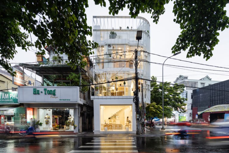 Tiam Espresso Store & Dwelling / Nguyen Khai Architects & Associates