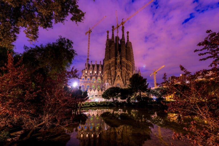 Extra controversy on the Sagrada Família, this time over a crowning star