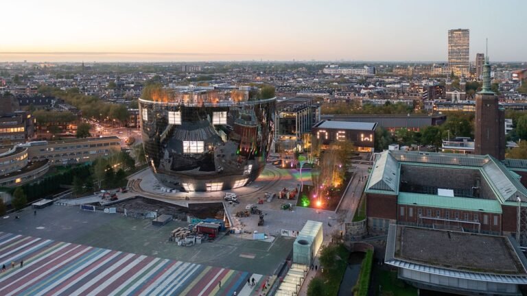 This Sculptural Rotterdam Constructing Is Reinventing Artwork Storage for Public Enjoyment