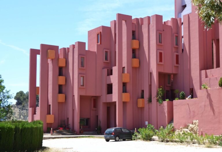 Postmodern Spanish architect Ricardo Bofill passes away at 82