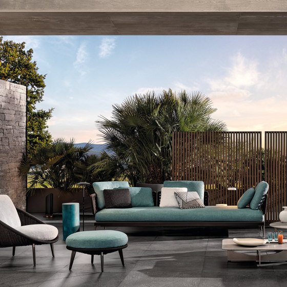 Minotti brings indoor consolation outdoors | Information | Architonic