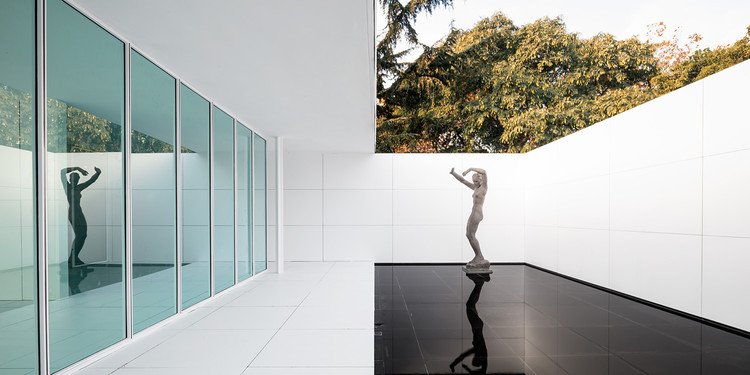 The Barcelona Pavilion, an Instrument of Expression: 10 Interventions to Reflect on Contemporary Architecture, Pabellón de Alemania en Barcelona - Mies missing materiality. Image © Adrià Goula