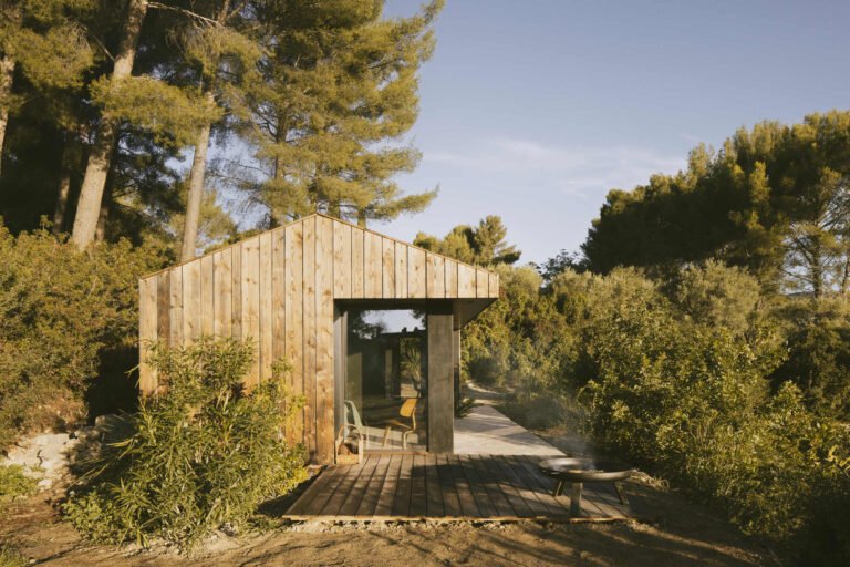 Pine Nut Cabin / daab design