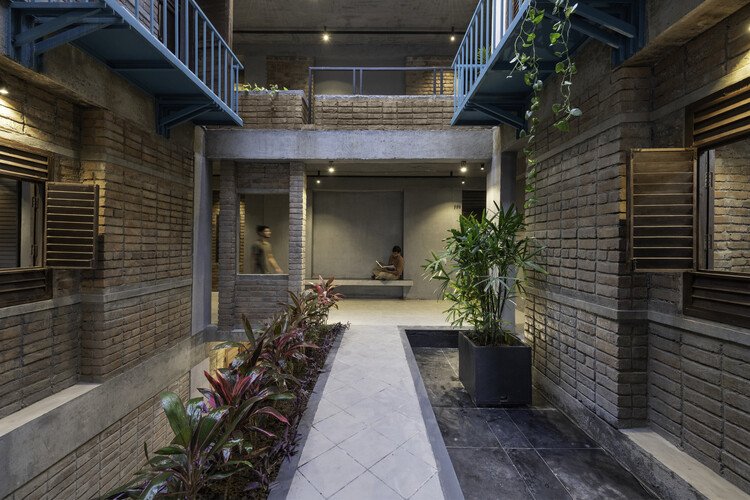 Ramai Boys Hostel / Amruta Daulatabadkar Architects adaa ، © Phxindia