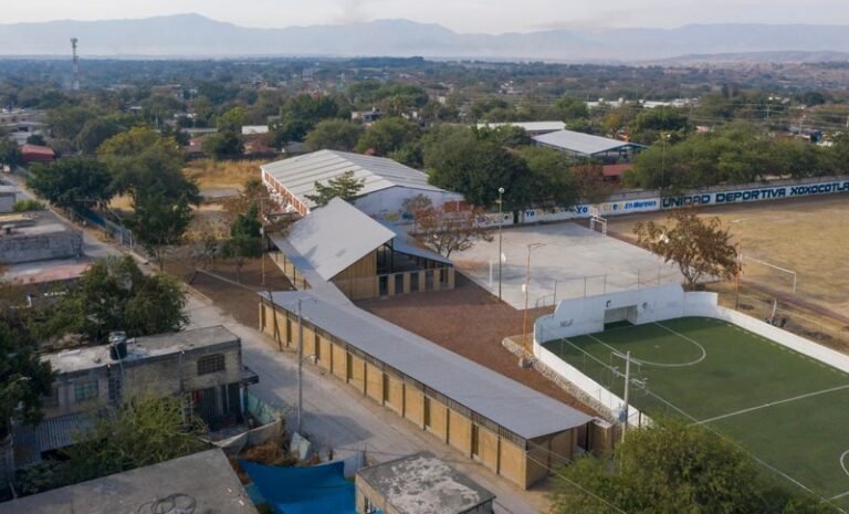 تصاميم فيديريكو كوليلا لمركز المجتمع في زوكسوكوتلا ، المكسيك