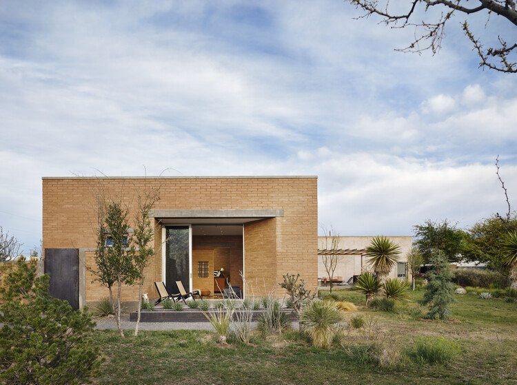 جناح Marfa / DUST ، © Casey Dunn