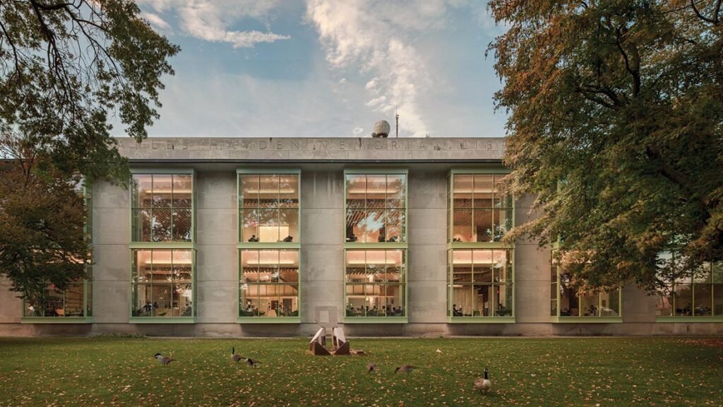 مكتبة MIT Hayden التذكارية بواسطة Kennedy & Violich Architecture |  2022-02-01